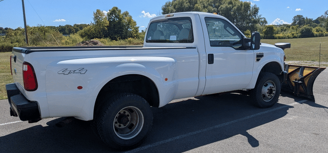 Image of Ford F-350 equipment image 2