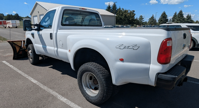 Image of Ford F-350 equipment image 4