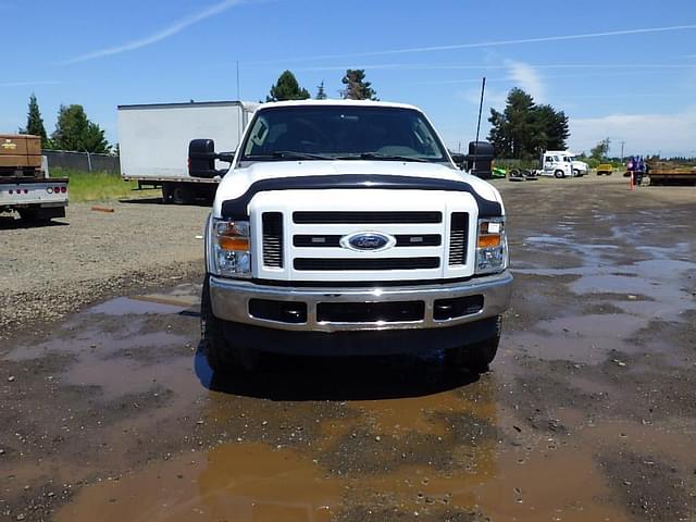 Image of Ford F-350 equipment image 1