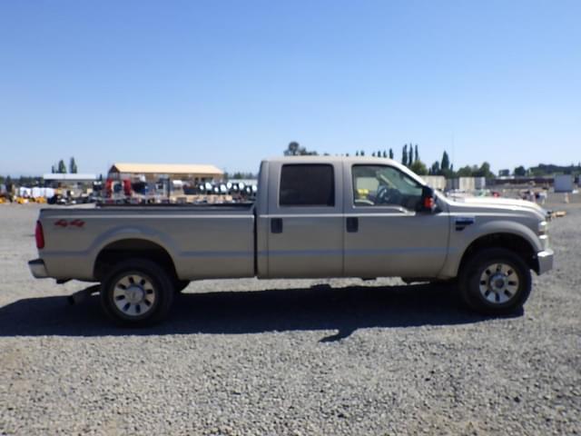Image of Ford F-350 equipment image 2