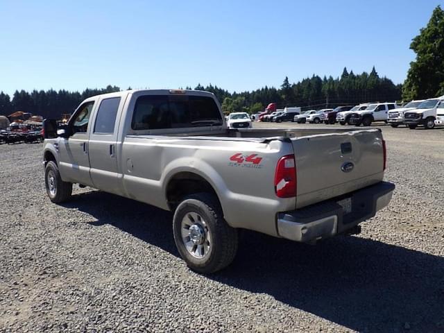 Image of Ford F-350 equipment image 4