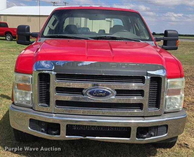 Image of Ford F-350 equipment image 1
