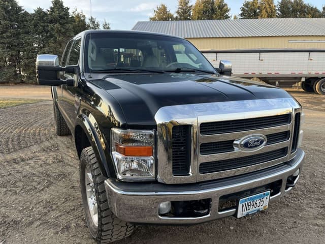 Image of Ford F-350 equipment image 1