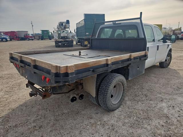 Image of Ford F-350 equipment image 4