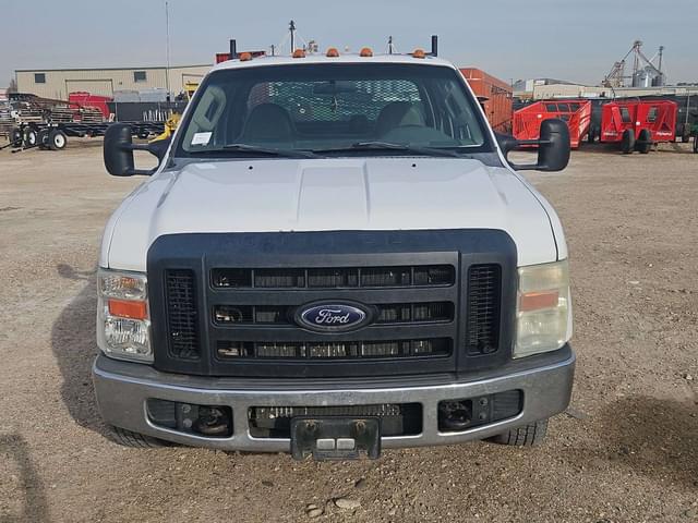 Image of Ford F-350 equipment image 1