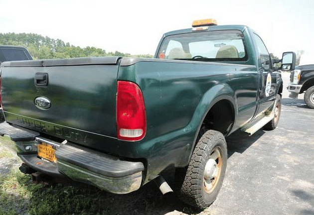 Image of Ford F-350 equipment image 4