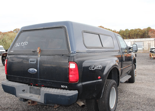 Image of Ford F-350 equipment image 2