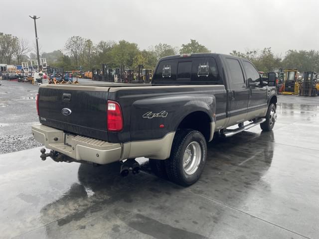 Image of Ford F-350 equipment image 2