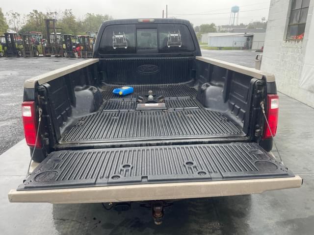 Image of Ford F-350 equipment image 4
