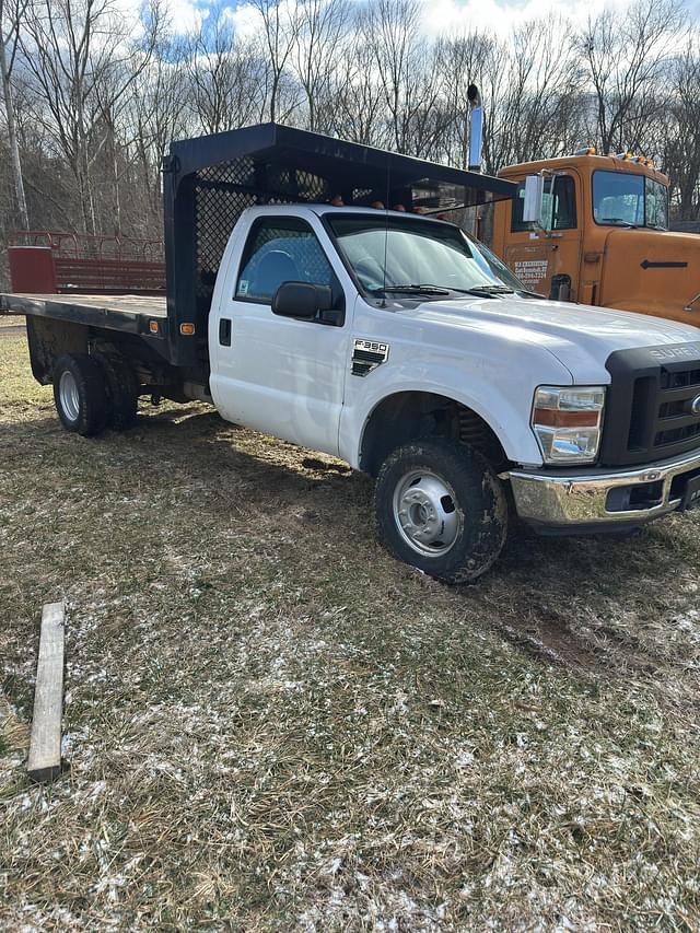 Image of Ford F-350 equipment image 1