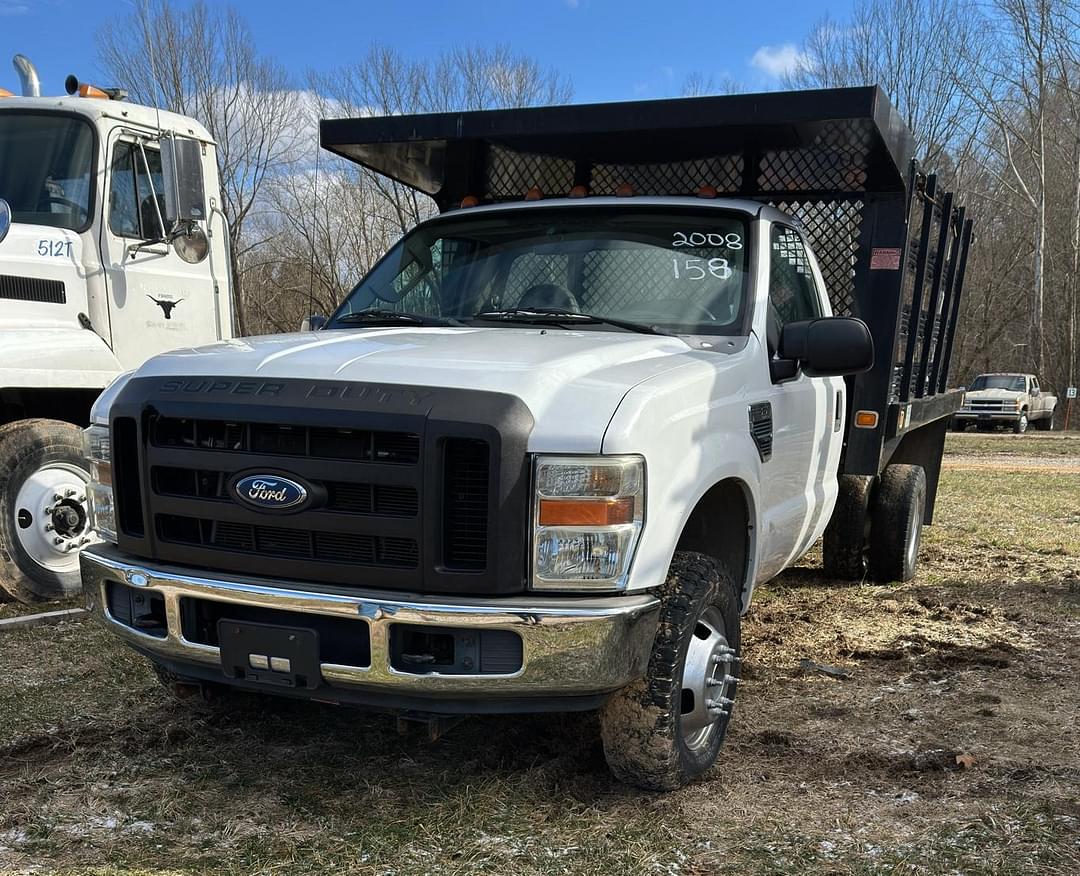 Image of Ford F-350 Primary image