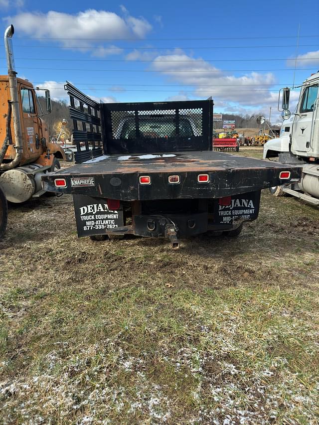 Image of Ford F-350 equipment image 4