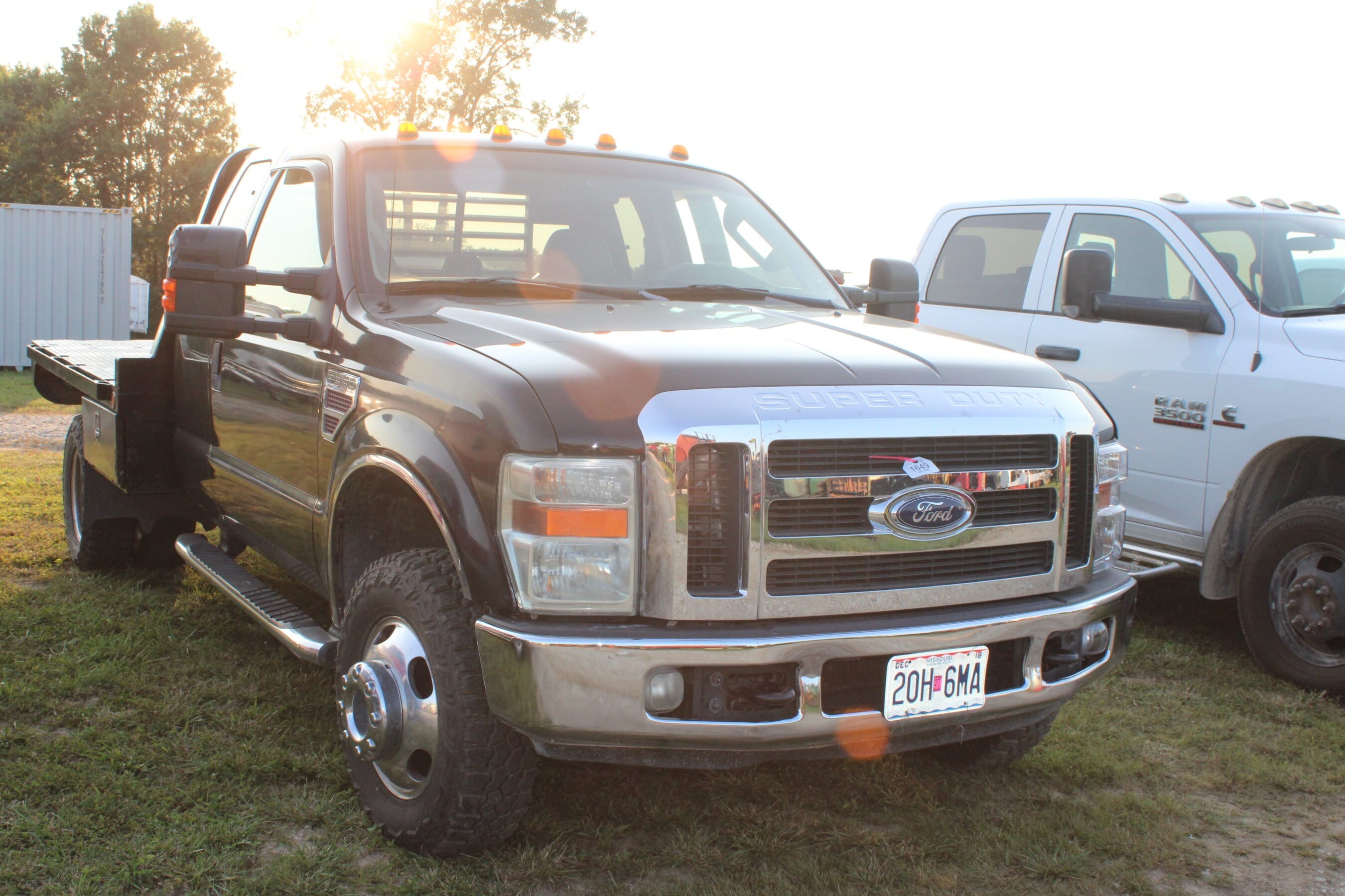 2008 Ford F-350 Equipment Image0