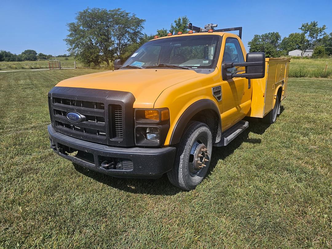 Image of Ford F-350 Primary image