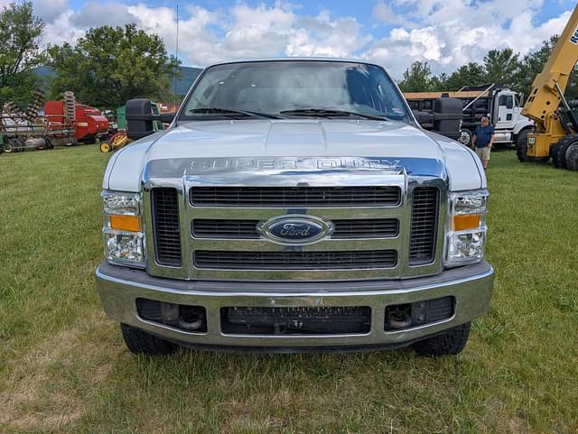 Image of Ford F-350 equipment image 1