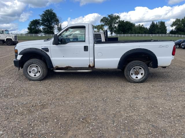 Image of Ford F-350 equipment image 1
