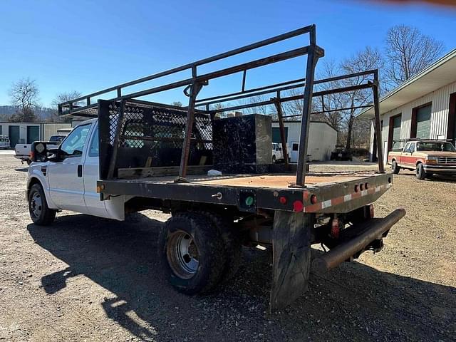 Image of Ford F-350 equipment image 2