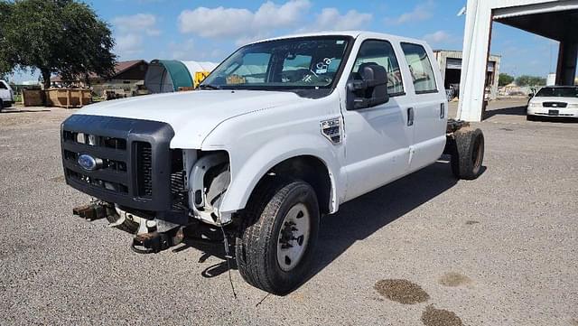 Image of Ford F-350 equipment image 1