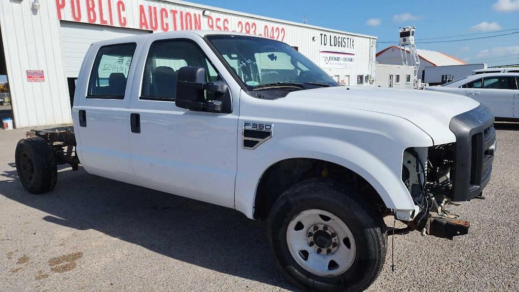 Image of Ford F-350 Primary image