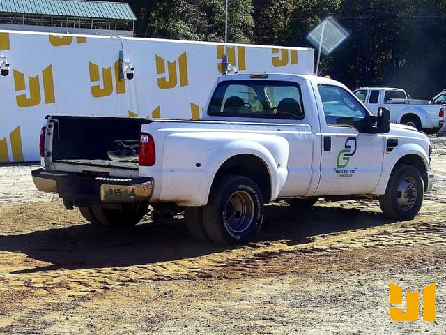Image of Ford F-350 equipment image 4