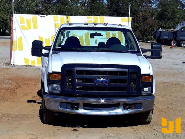 Image of Ford F-350 equipment image 1