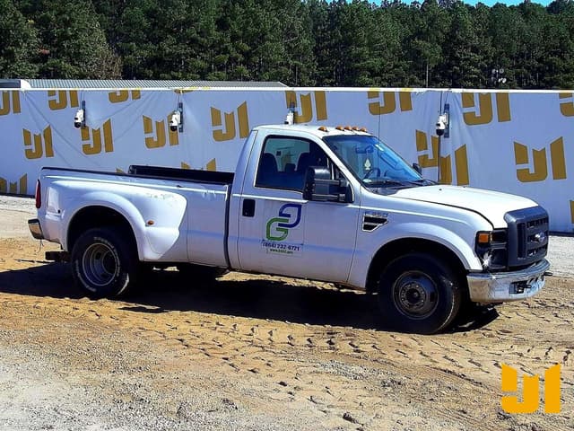 Image of Ford F-350 equipment image 2