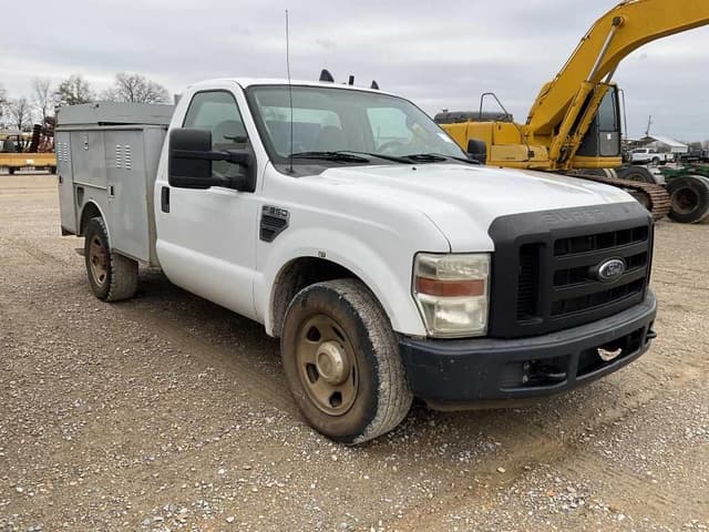 Image of Ford F-350 equipment image 2