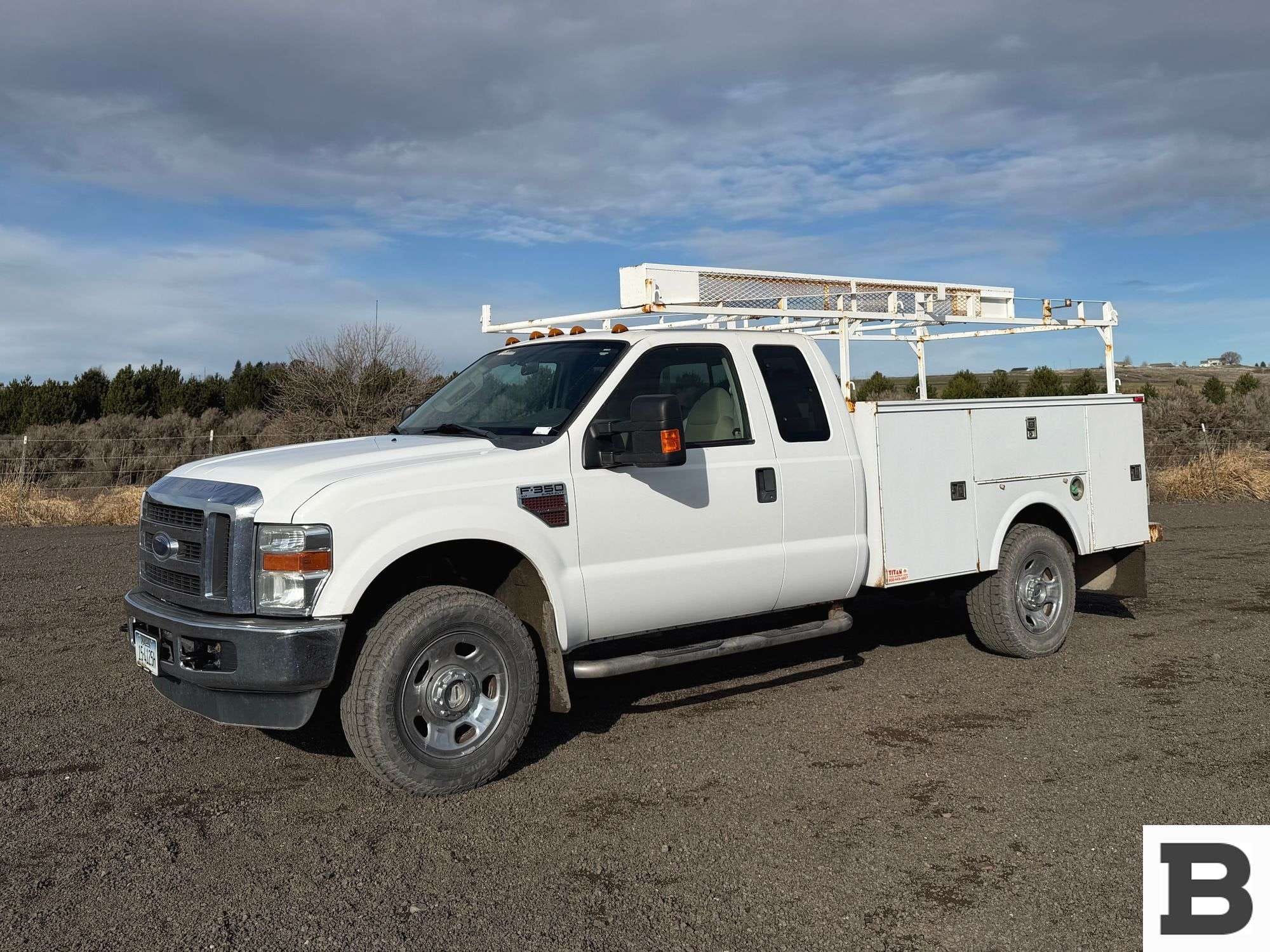 2008 Ford F-350 Equipment Image0