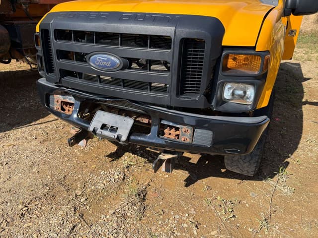 Image of Ford F-350 equipment image 1