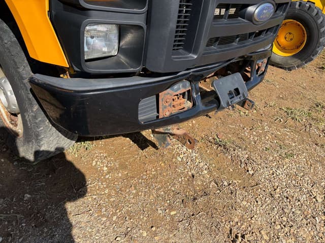 Image of Ford F-350 equipment image 3