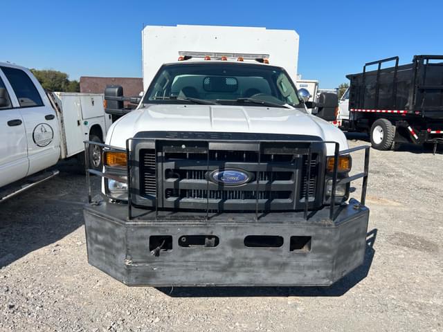 Image of Ford F-350 equipment image 3