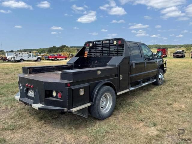 Image of Ford F-350 equipment image 2