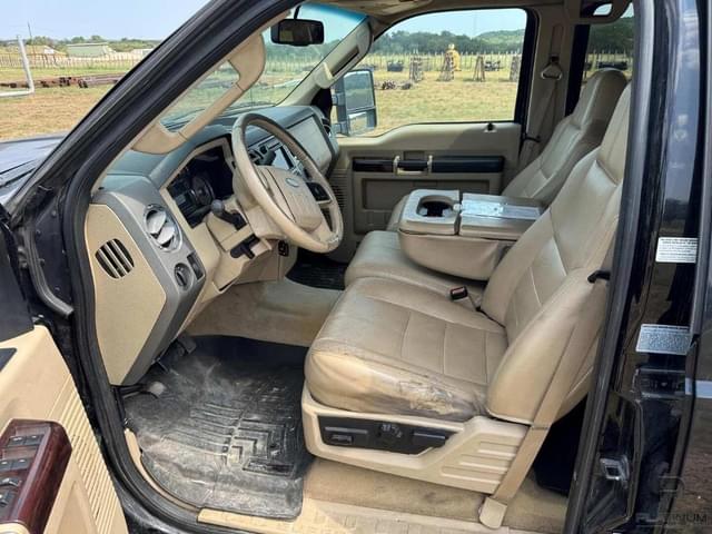 Image of Ford F-350 equipment image 4