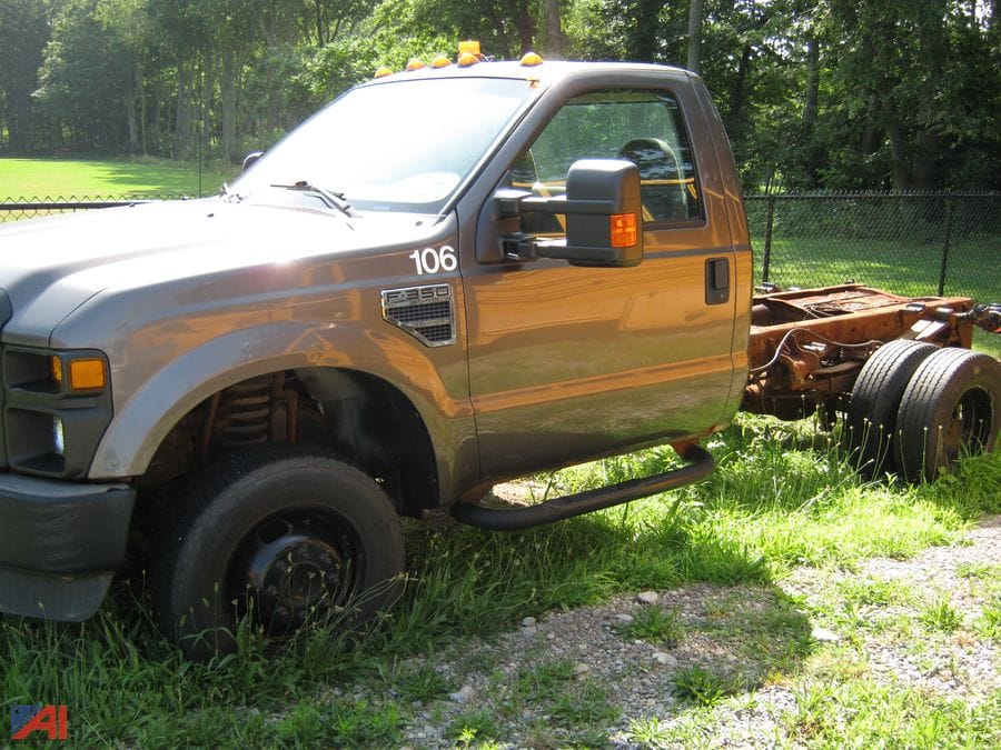 2008 Ford F-350 Equipment Image0