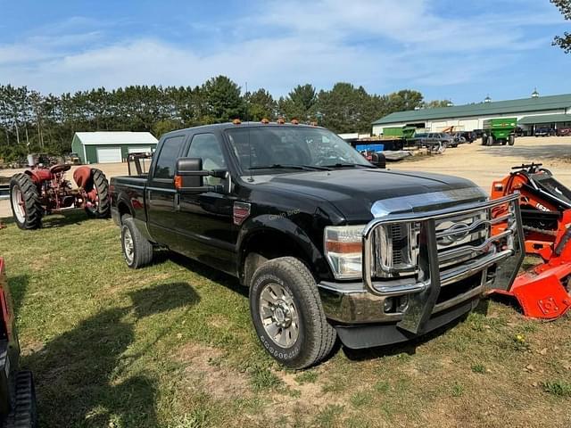 Image of Ford F-350 equipment image 2