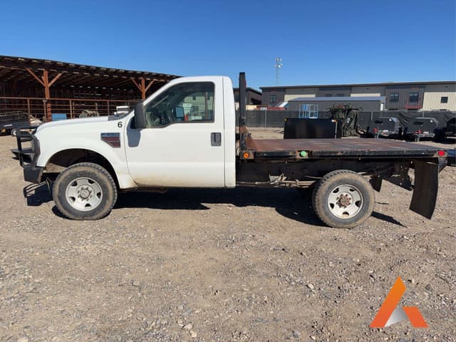 Image of Ford F-350 equipment image 1