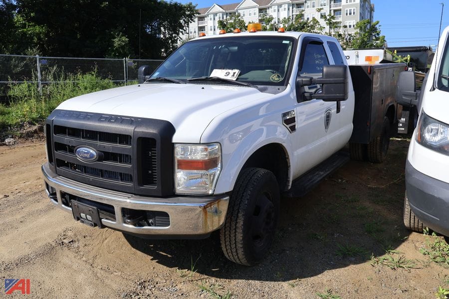 2008 Ford F-350 Equipment Image0