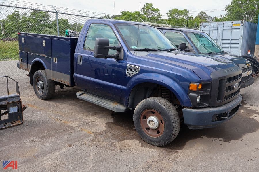 Image of Ford F-350 Primary image