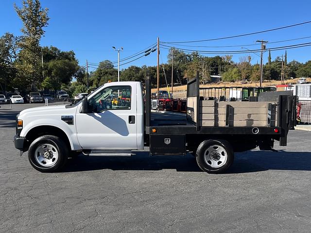 Image of Ford F-350 equipment image 1