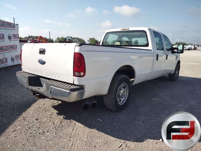 Image of Ford F-350 equipment image 4