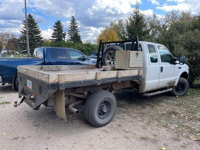 Image of Ford F-350 equipment image 4