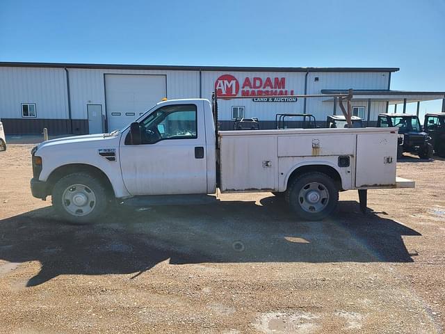 Image of Ford F-350 equipment image 4