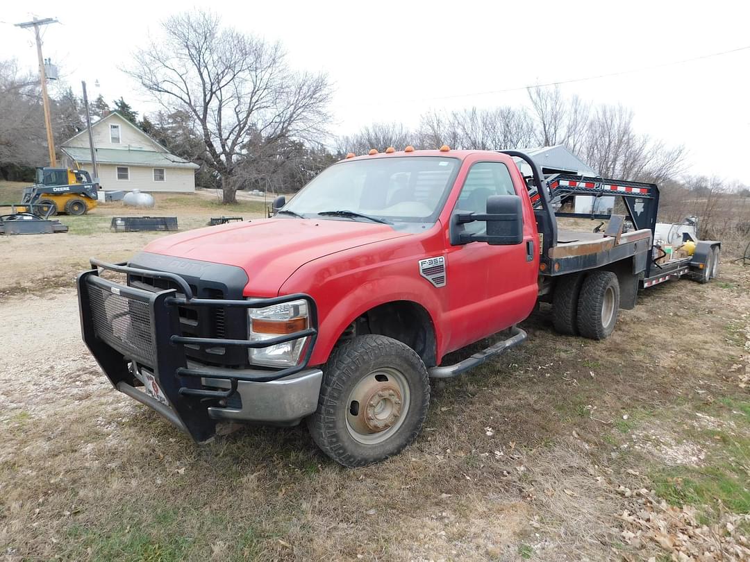 Image of Ford F-350 Primary image