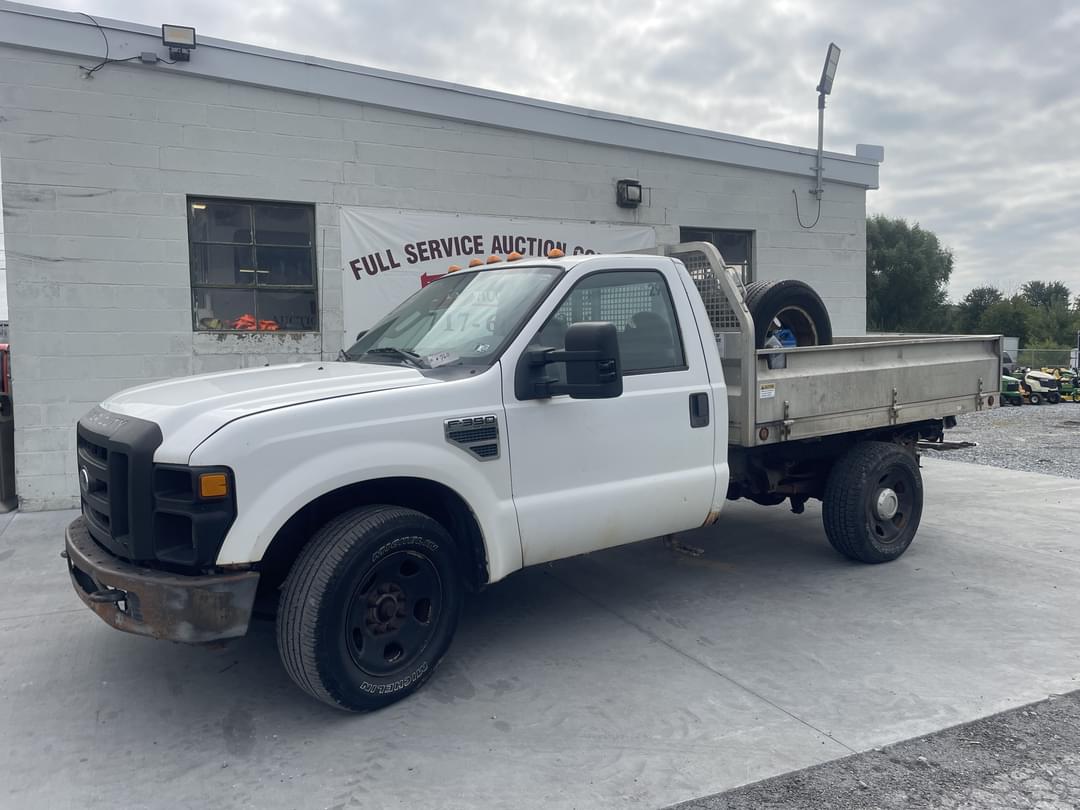 Image of Ford F-350 Primary image