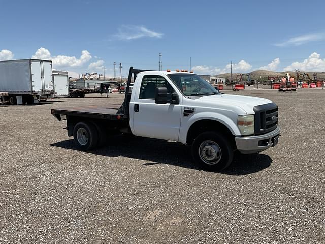 Image of Ford F-350 equipment image 1