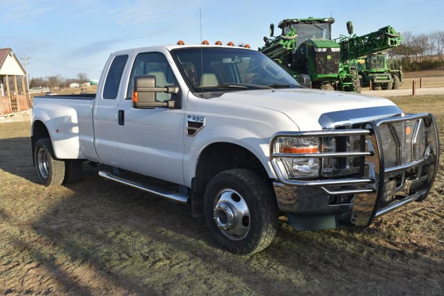 Image of Ford F-350 equipment image 4