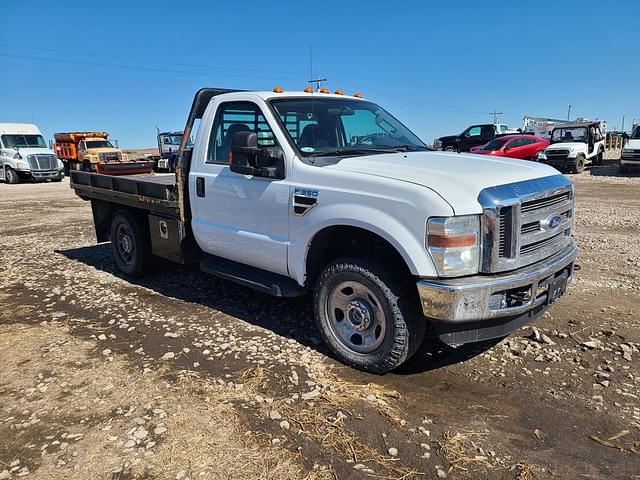 Image of Ford F-350 equipment image 1