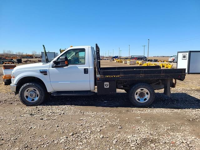 Image of Ford F-350 equipment image 4