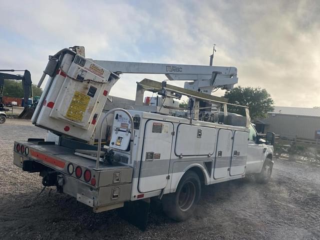 Image of Ford F-350 equipment image 2