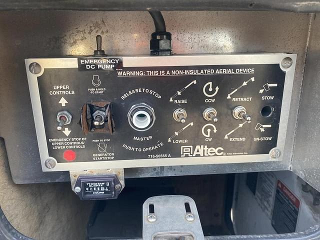 Image of Ford F-350 equipment image 3